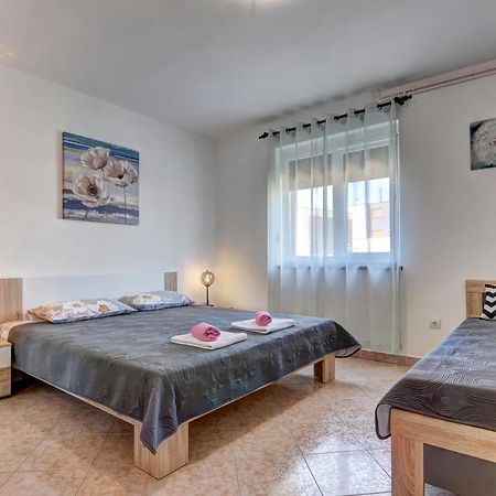 Apartments Kajfes Fažana Eksteriør bilde