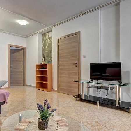 Apartments Kajfes Fažana Eksteriør bilde