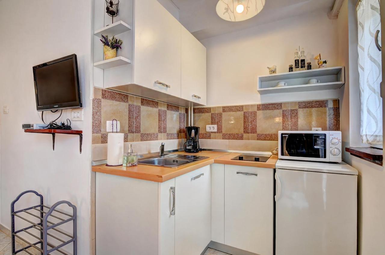 Apartments Kajfes Fažana Eksteriør bilde