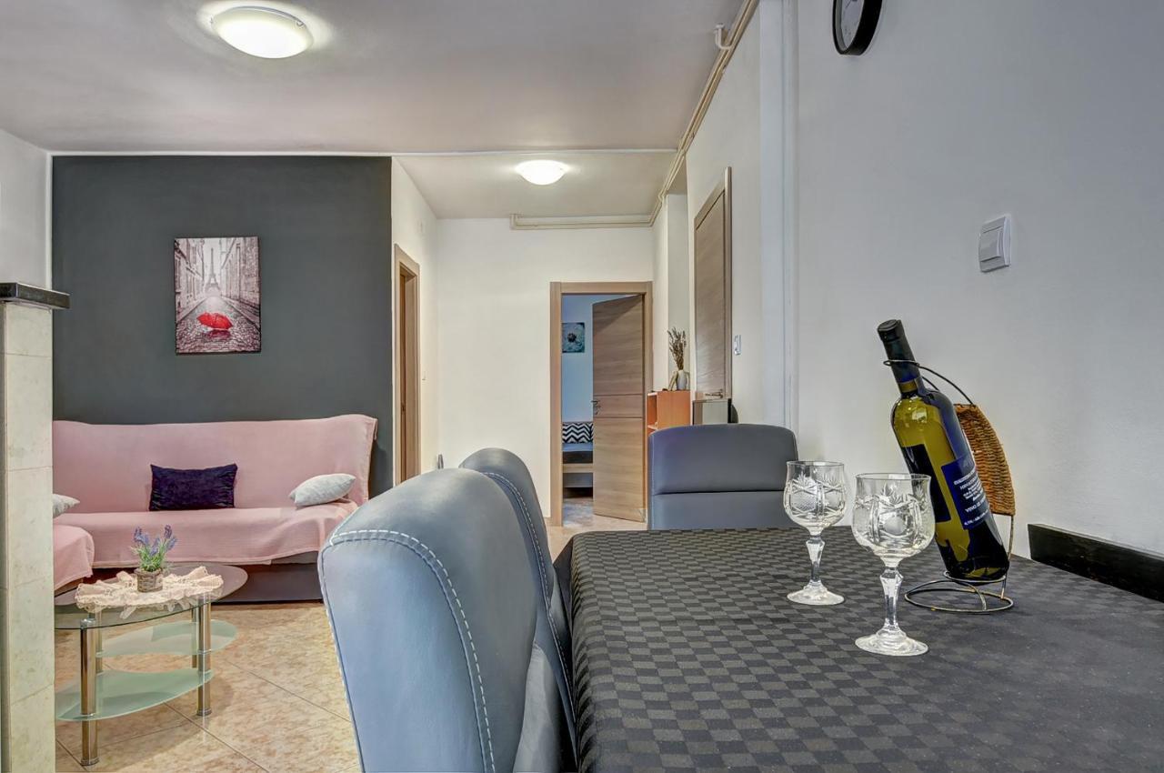 Apartments Kajfes Fažana Eksteriør bilde
