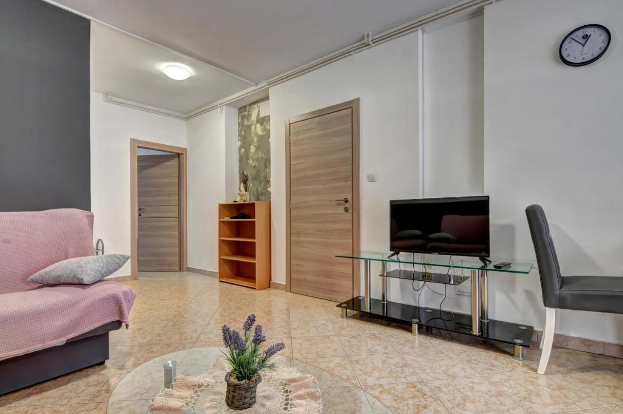 Apartments Kajfes Fažana Eksteriør bilde