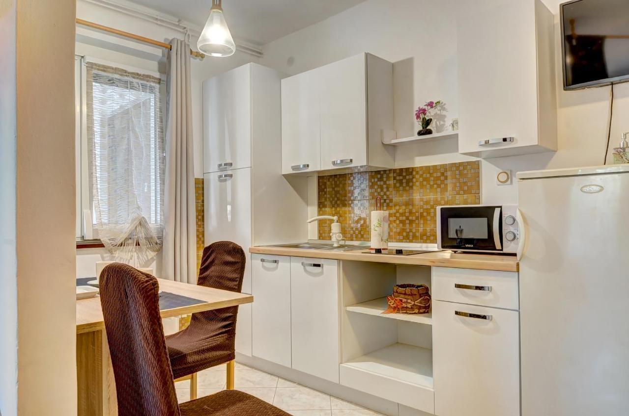 Apartments Kajfes Fažana Eksteriør bilde