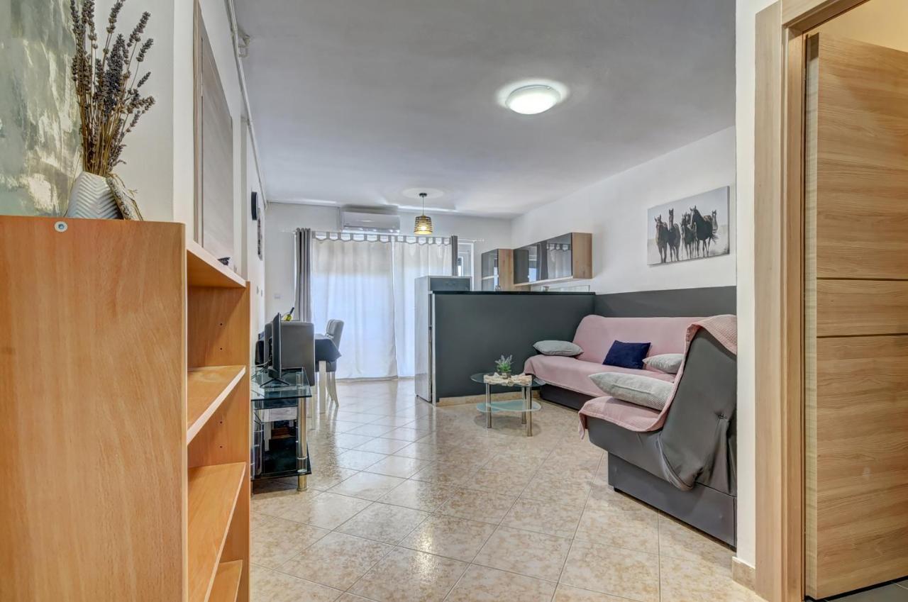 Apartments Kajfes Fažana Eksteriør bilde