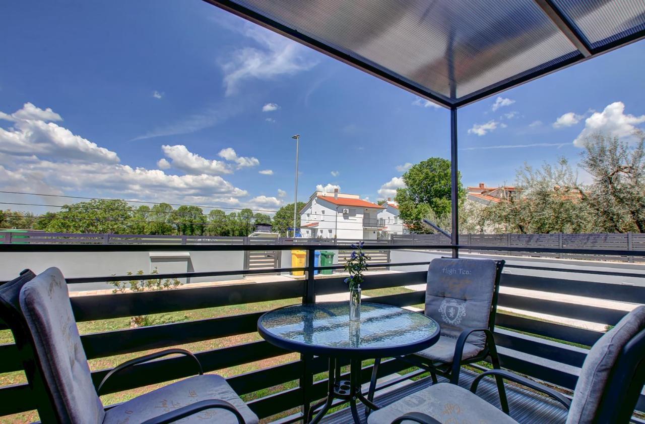Apartments Kajfes Fažana Eksteriør bilde